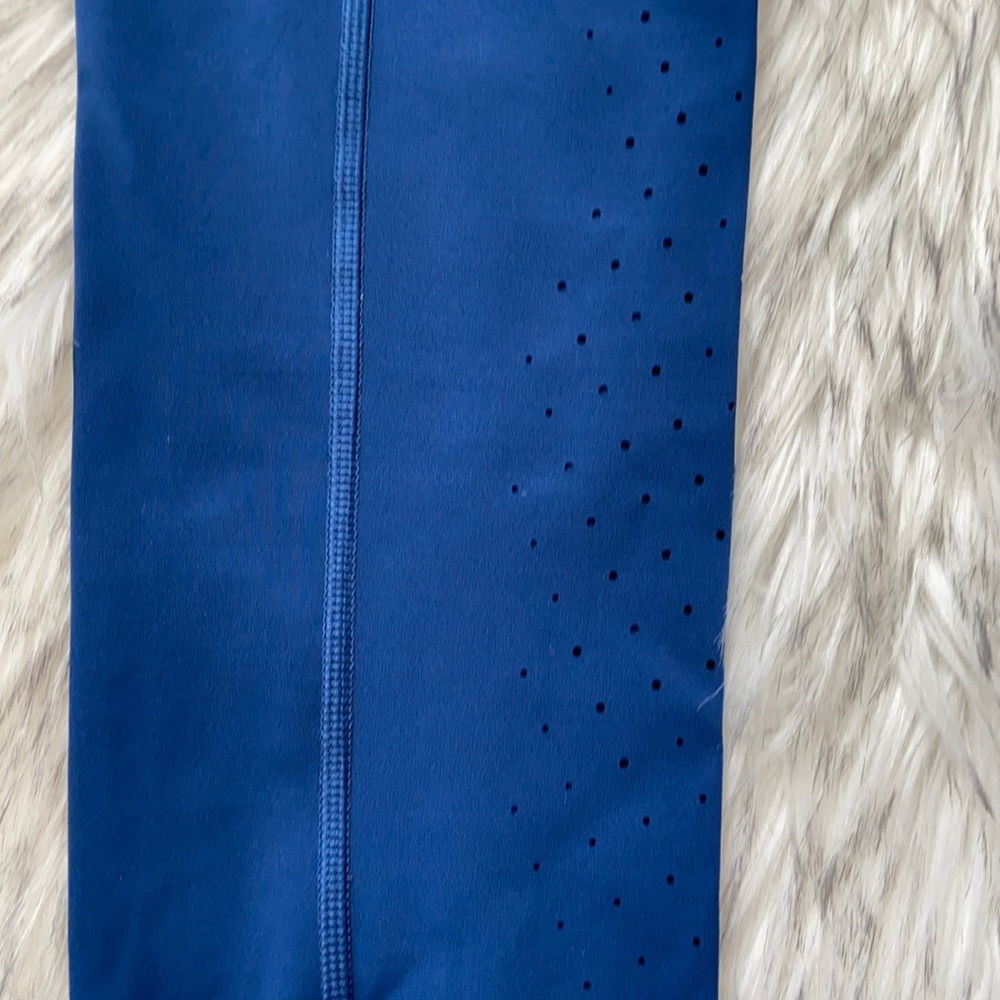 Under Armour Mirror Free Cut Cropped Leggings - Picture 7 of 11